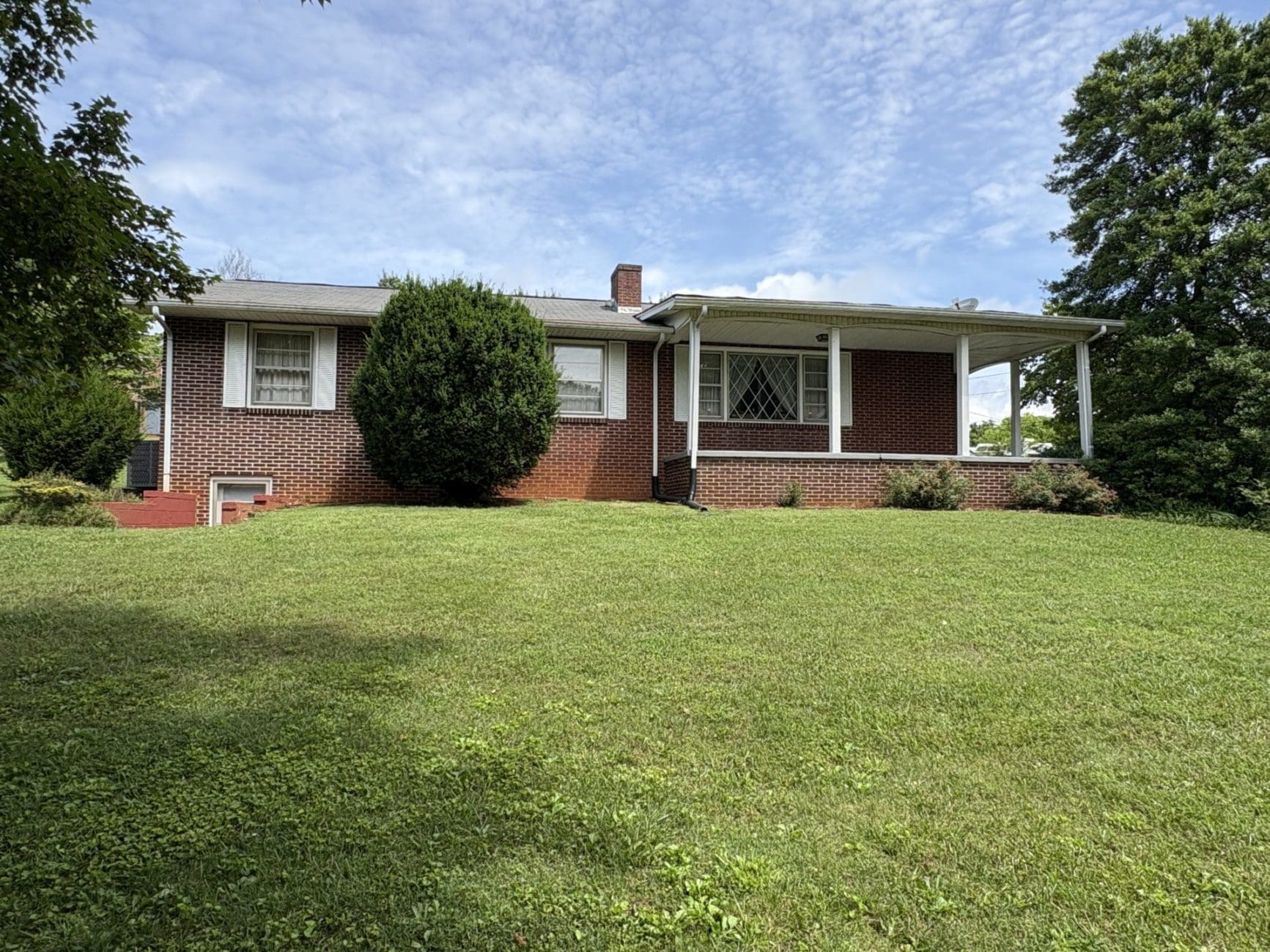 This image is by Powell Auction & Realty.
