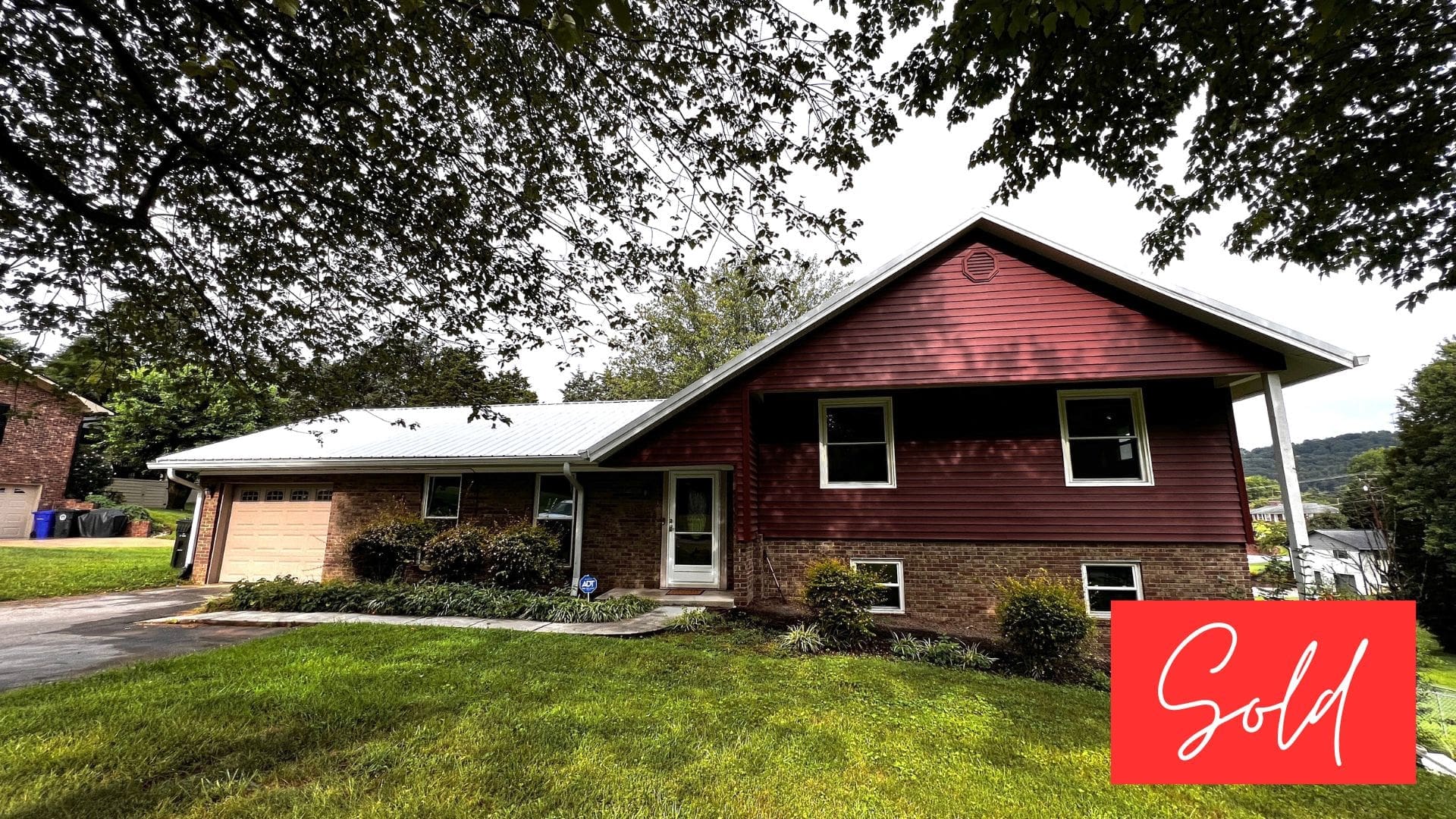 This image is by Powell Auction & Realty.