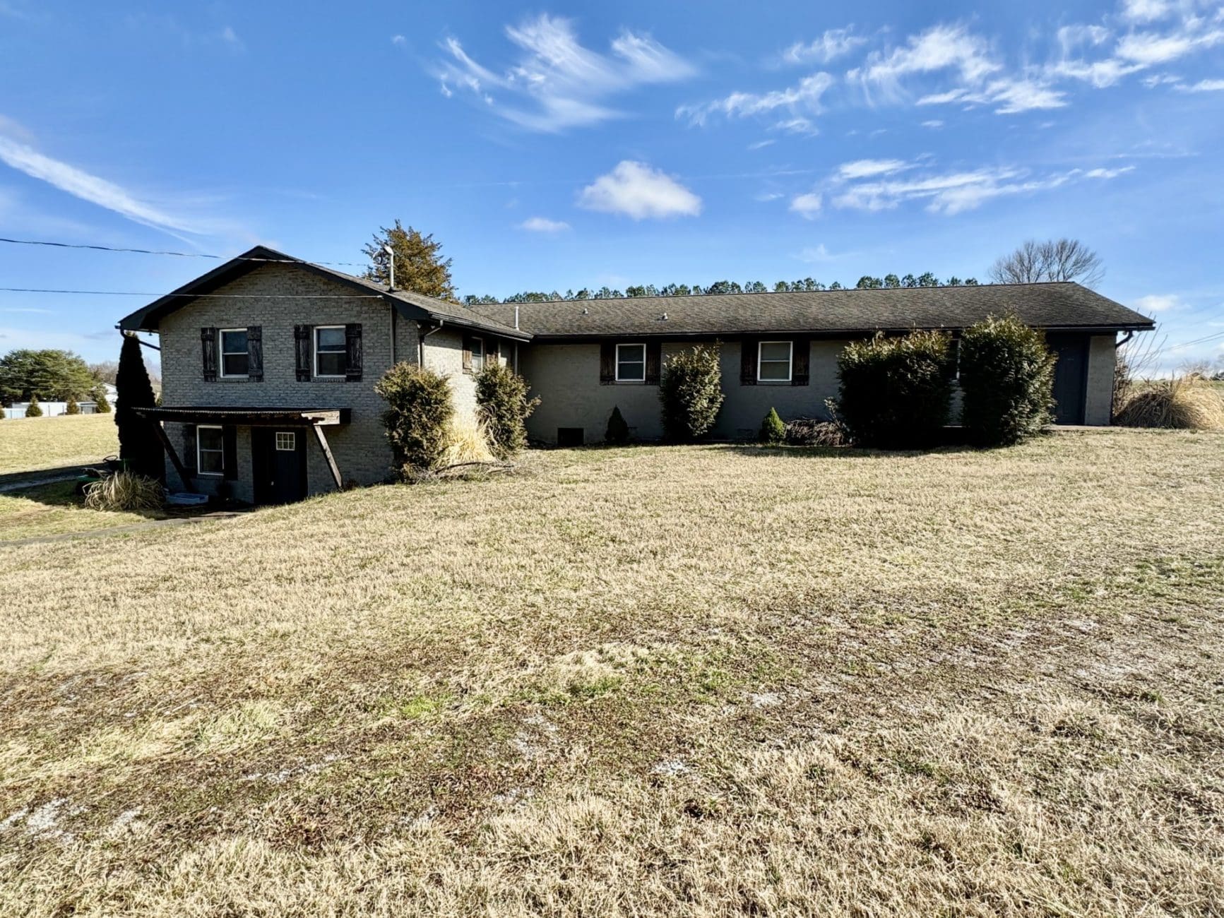 This image is by Powell Auction & Realty.